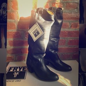 FRYE Jackie Button ✨BRAND NEW✨ sz 6 All leather